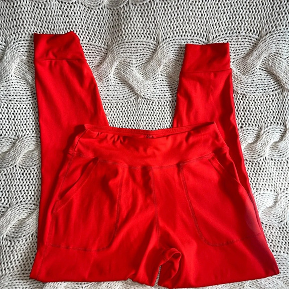 Real essentials bundle of two Ugg‎ waist joggers - Picture 6 of 9